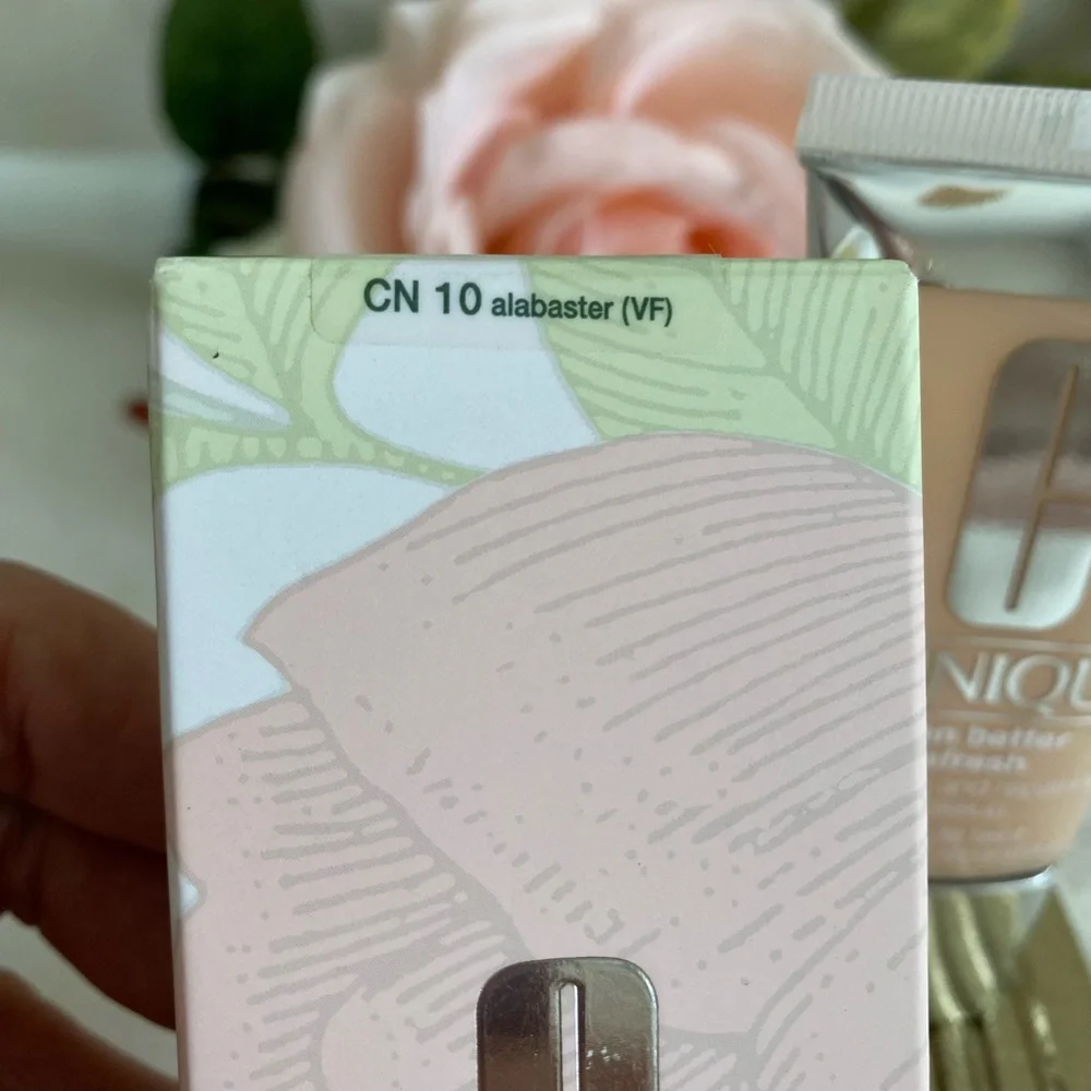 Clinique Even Better Refresh Hydrating and Repairing Makeup CN 10- Alabaster